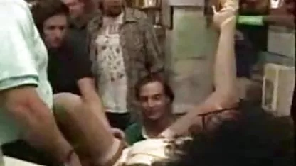 Ketika tarian bokep indo lampung ini benar-benar lucu